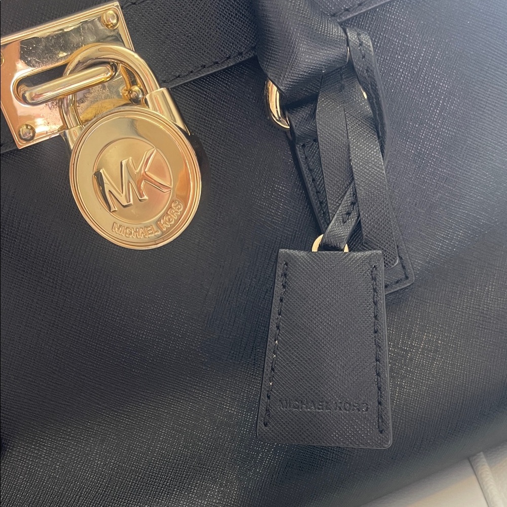 MICHAEL Michael Kors East West Hamilton Large Black Leather Tote - Picture 4 of 9